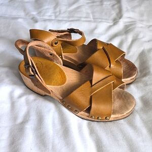 Soor Ploom Leather Wooden Clog Sandals